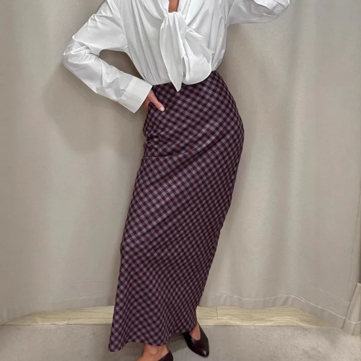 

French Retro Plaid Skirt Women's 2026 Spring Temperament Drape and Thin High Waist Medium and Long Hip Skirt Women's Clothing