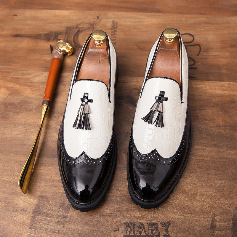 

Новые лоферы с кисточками, модные деловые мокасины без шнуровки из треснутой кожи на толстой подошве, брендовая популярная повседневная обувь в британском стиле