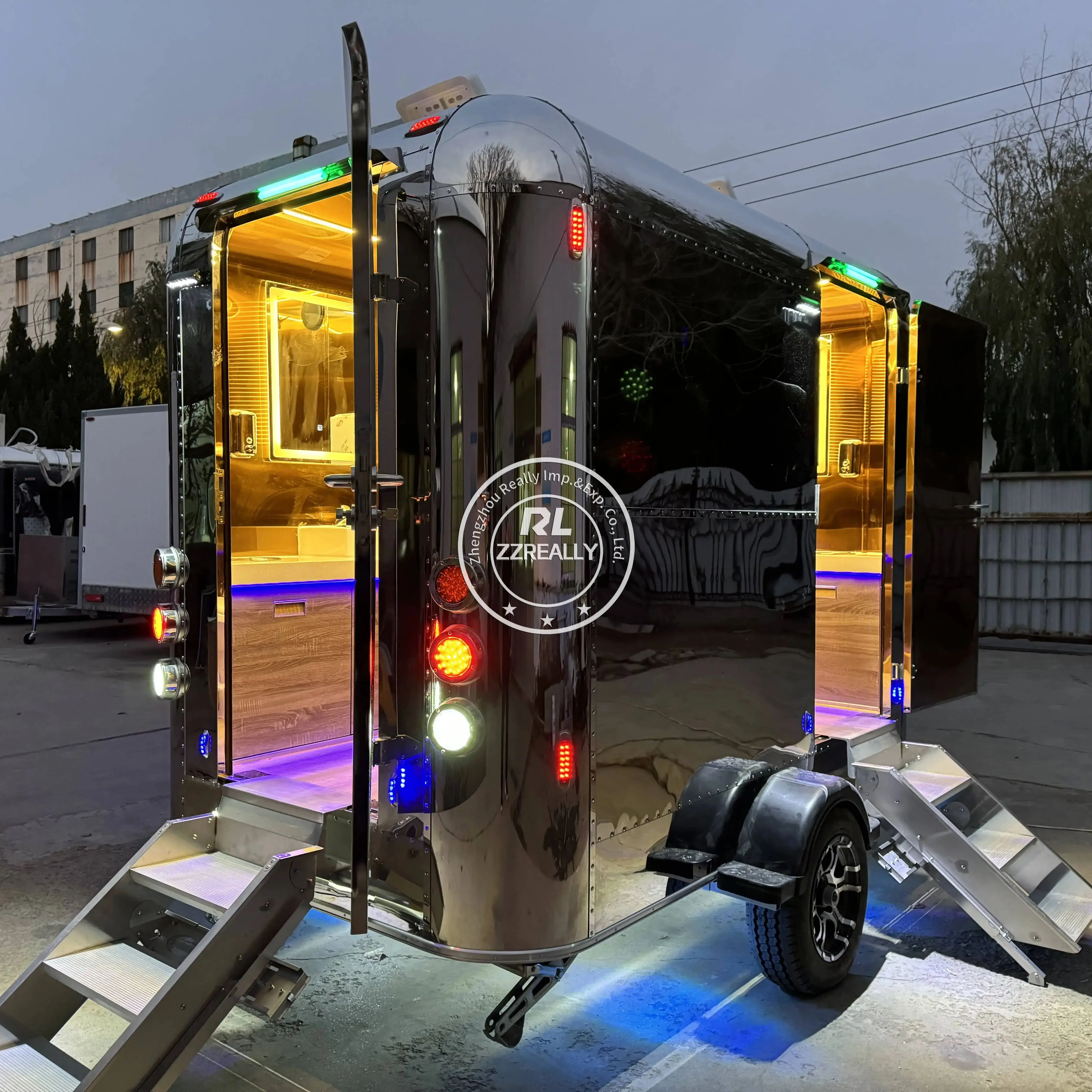 Outdoor  Mobile Restroom Shower Toilet Trailer Portable Bathroom Toilet Trailer for Park Gatherings