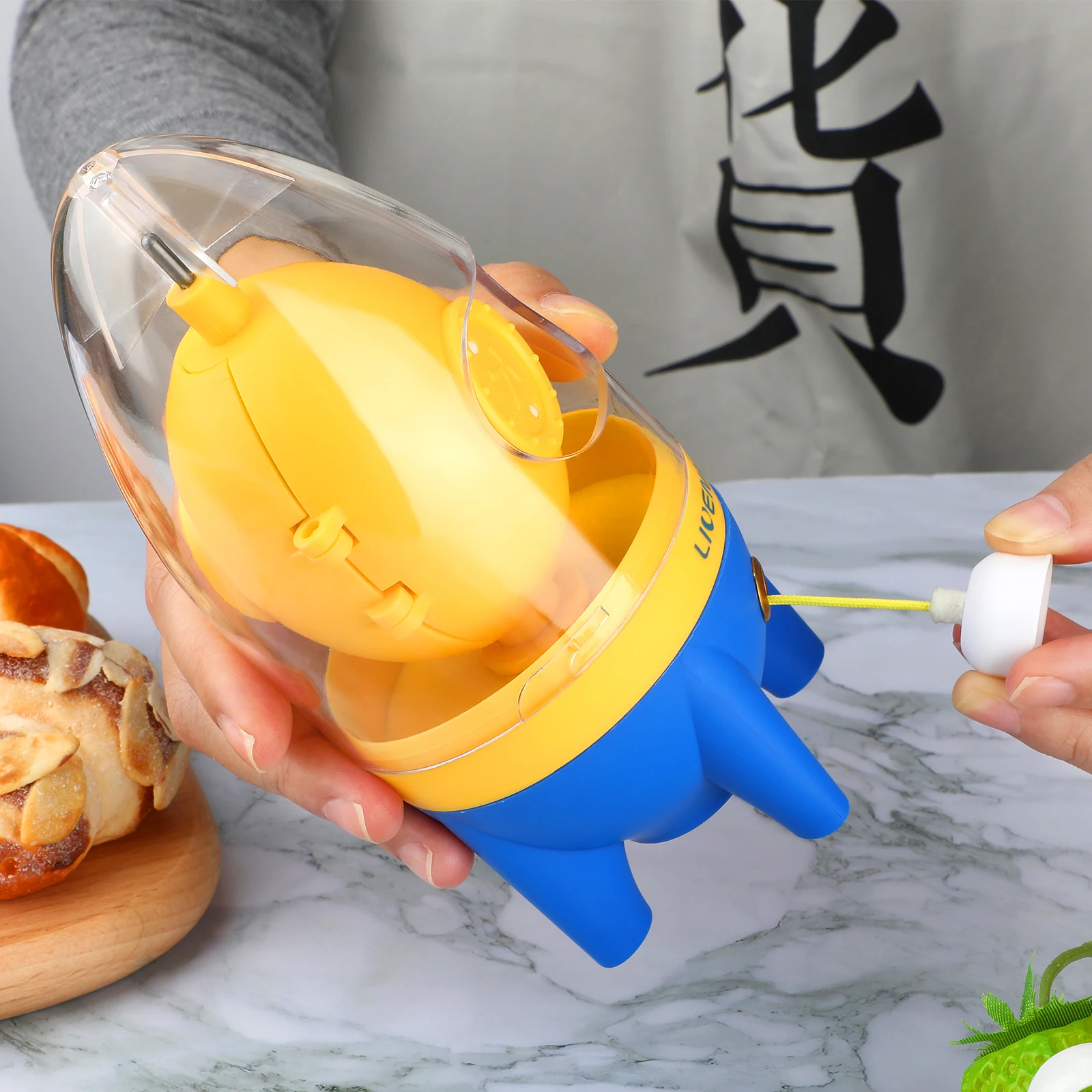 1 PC Egg White Yolk Mixer Manual Household Egg Yolk Albumen Shaker Kitch