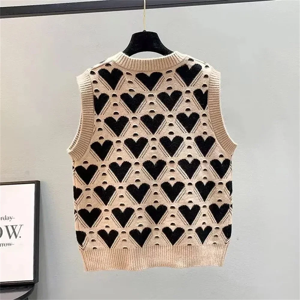 Fashion Love Heart Printed Loose Knitted Vest Sweater Casual V Neck Sleeveless Thick Sweater Vest Female Waistcoat Chic Tops