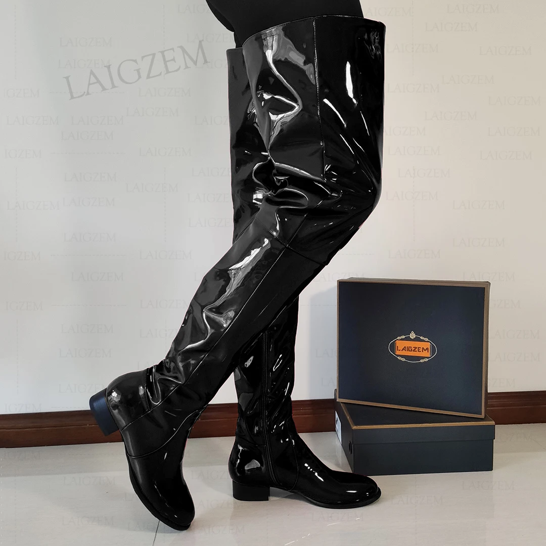 LAIGZEM Damenstiefel über dem Knie, runde Zehenpartie, seitlicher Reißverschluss, niedrige Absätze, hohe Stiefel, glänzendes Kunstleder, Damenschuhe, große Größe 39, 42, 45, 52 4