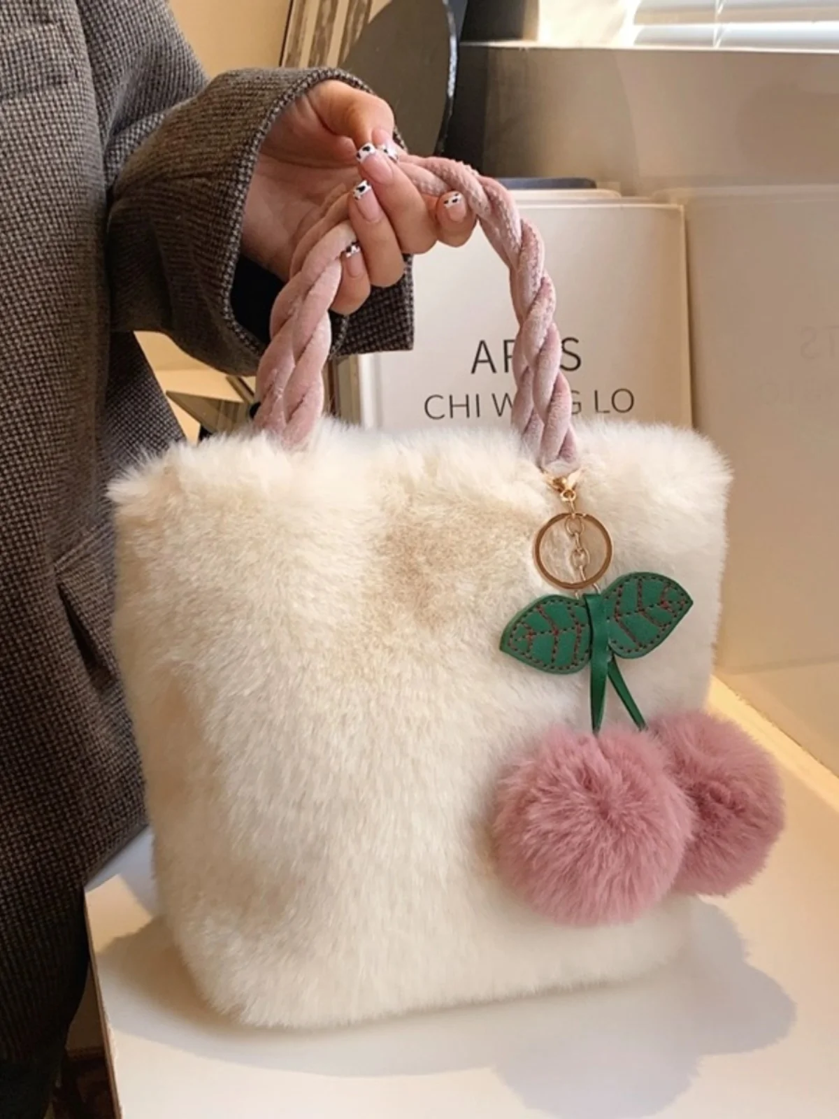 

Fashionable Cute Cherry Girl Plush Handbag Women's 2024 Korean Edition New Plush One Shoulder Crossbody Bag