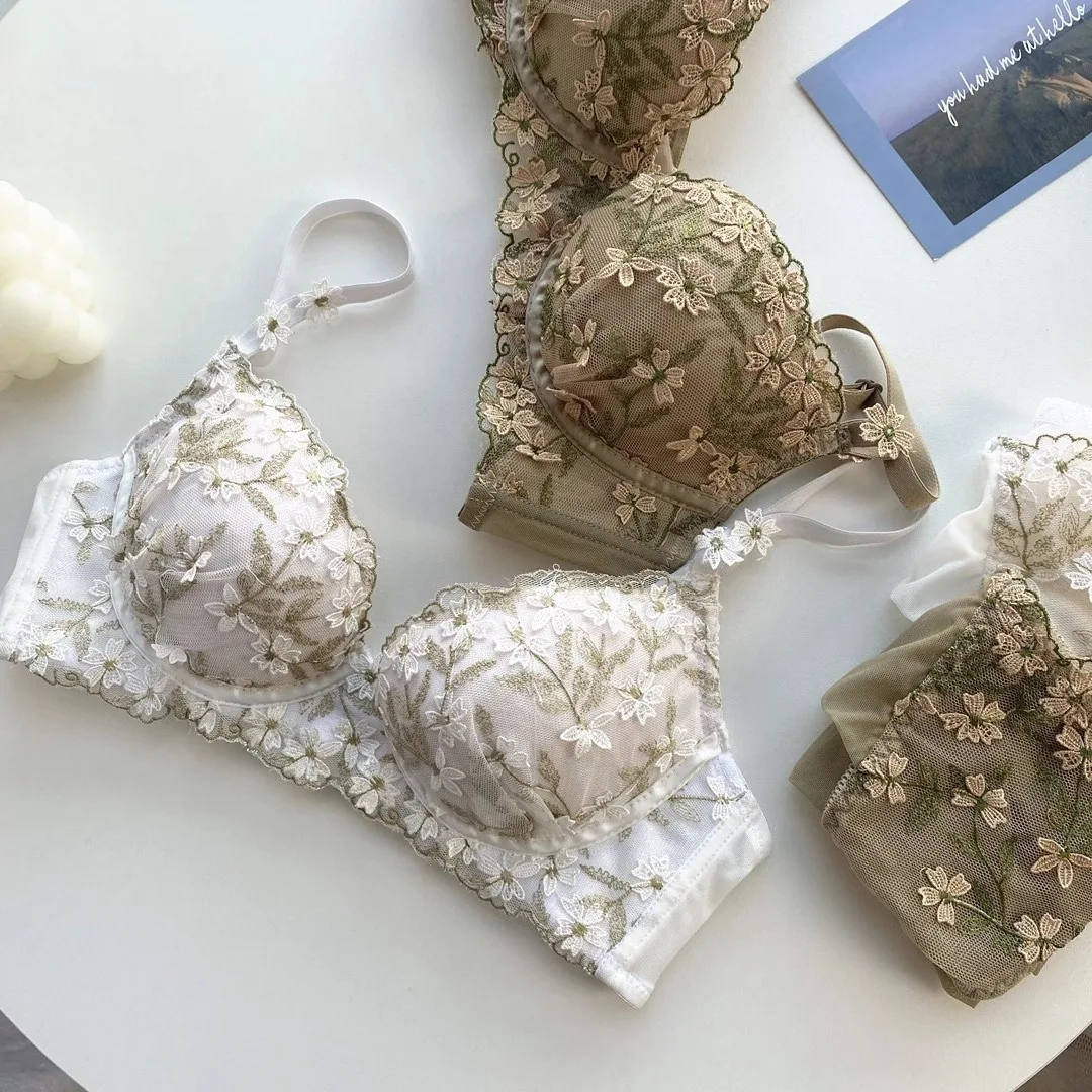 Light Luxury Underwear Women\'s Flower Embroidery Lace Steel Ring Top Support Small Chest Gather Insert Cushion Adjustment Bra