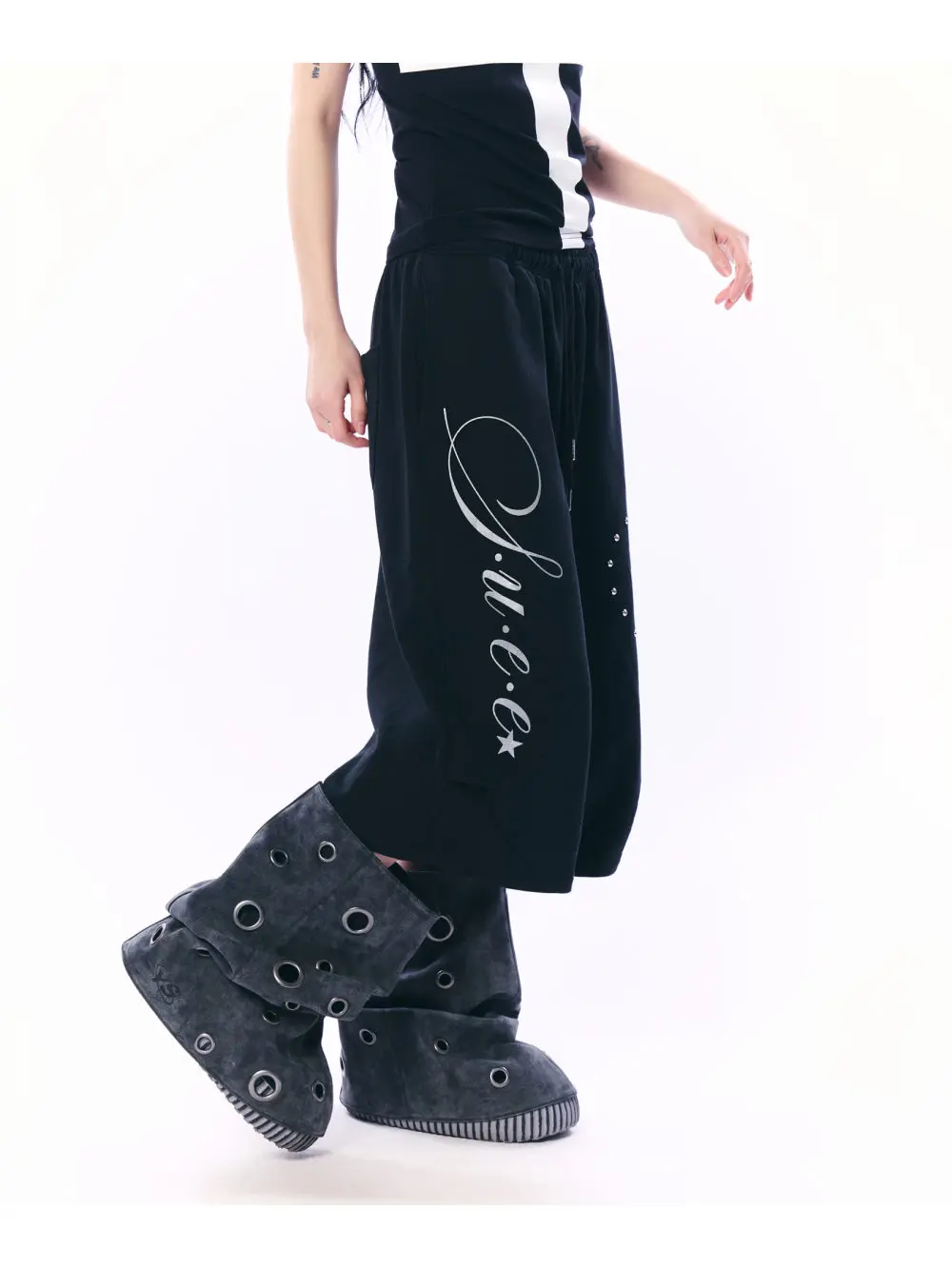 

2026 New Y2K Punk Fashion Letter Printed Love Willow Nail Design Sense Wide Leg Middle Pants Street Waste Soil Trendy Unisex INS