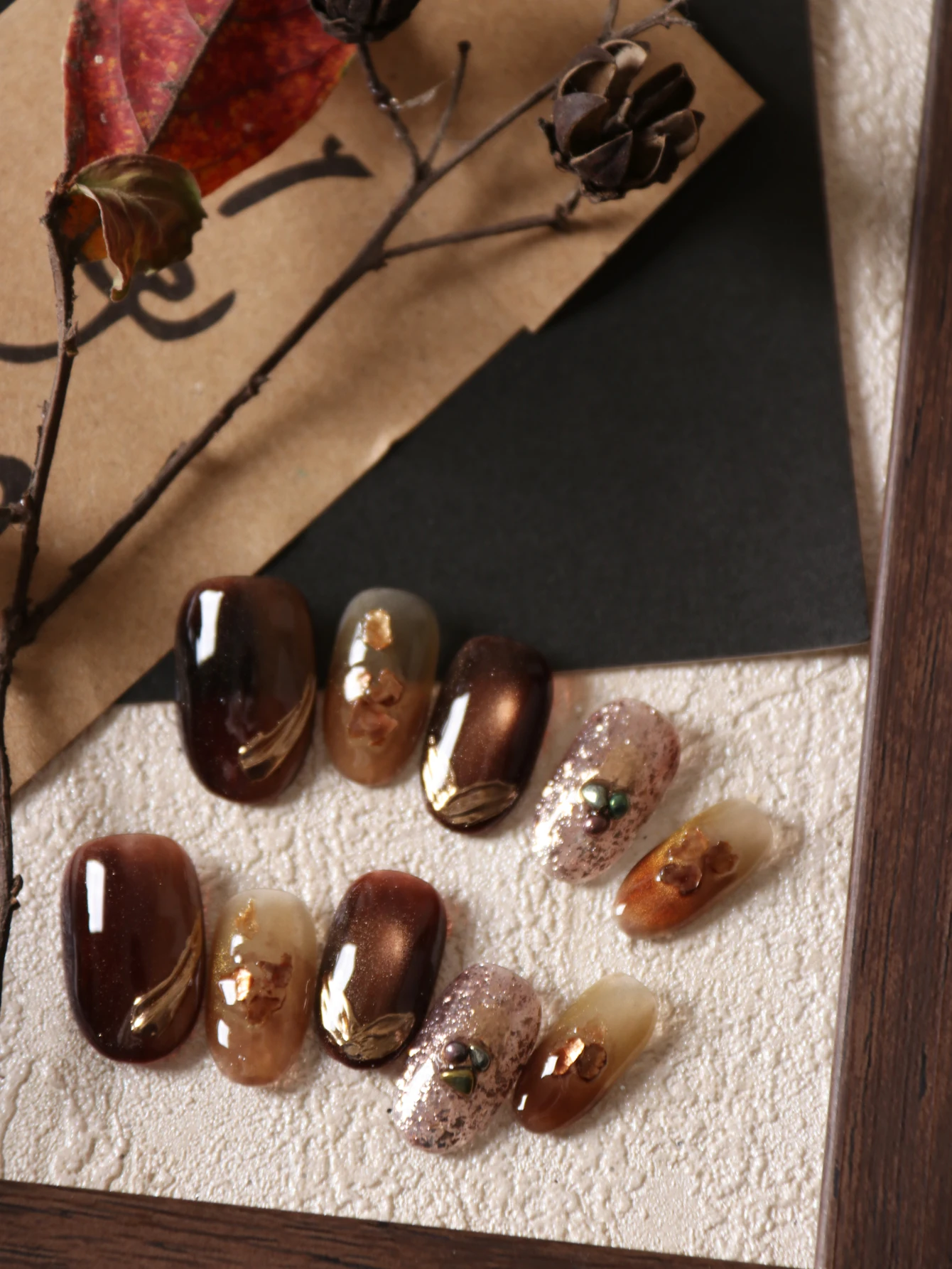 10 Uds. De uñas postizas acrílicas de halación, uñas cortas marrones, incluye 1 hoja de pestañas adhesivas y 1 Mini archivo