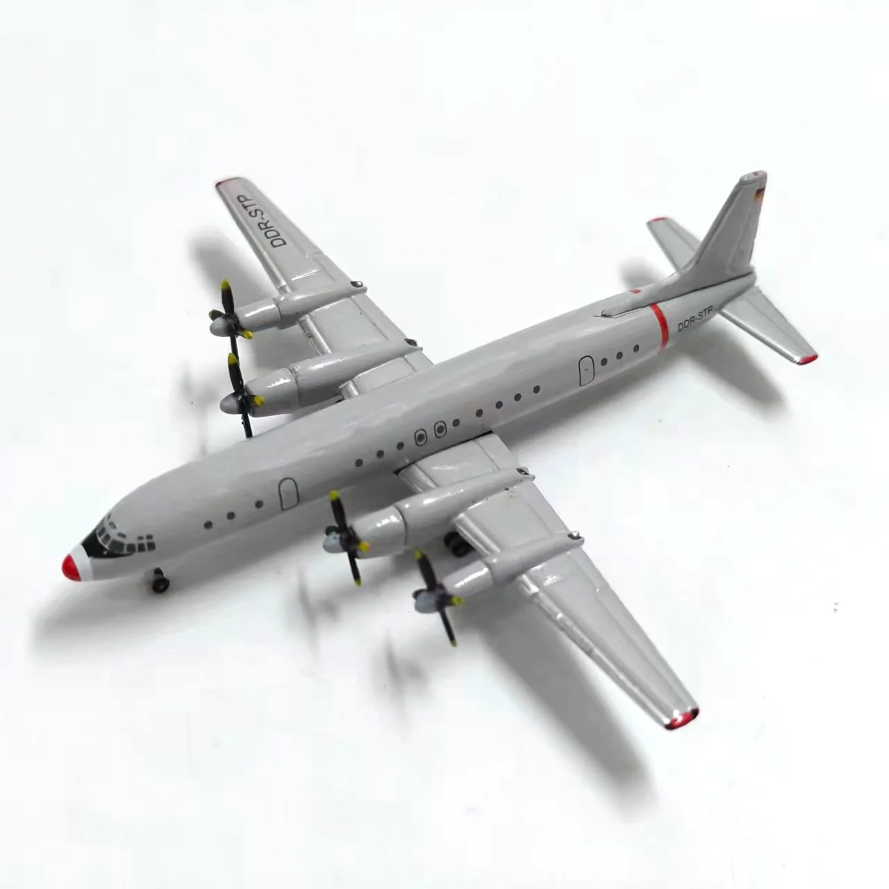 Diecast 1:500 Scale IL-18 Alloy Aircraft Model Simulation Miniature Airplane Finished For Adults Gift Static Aviation Display