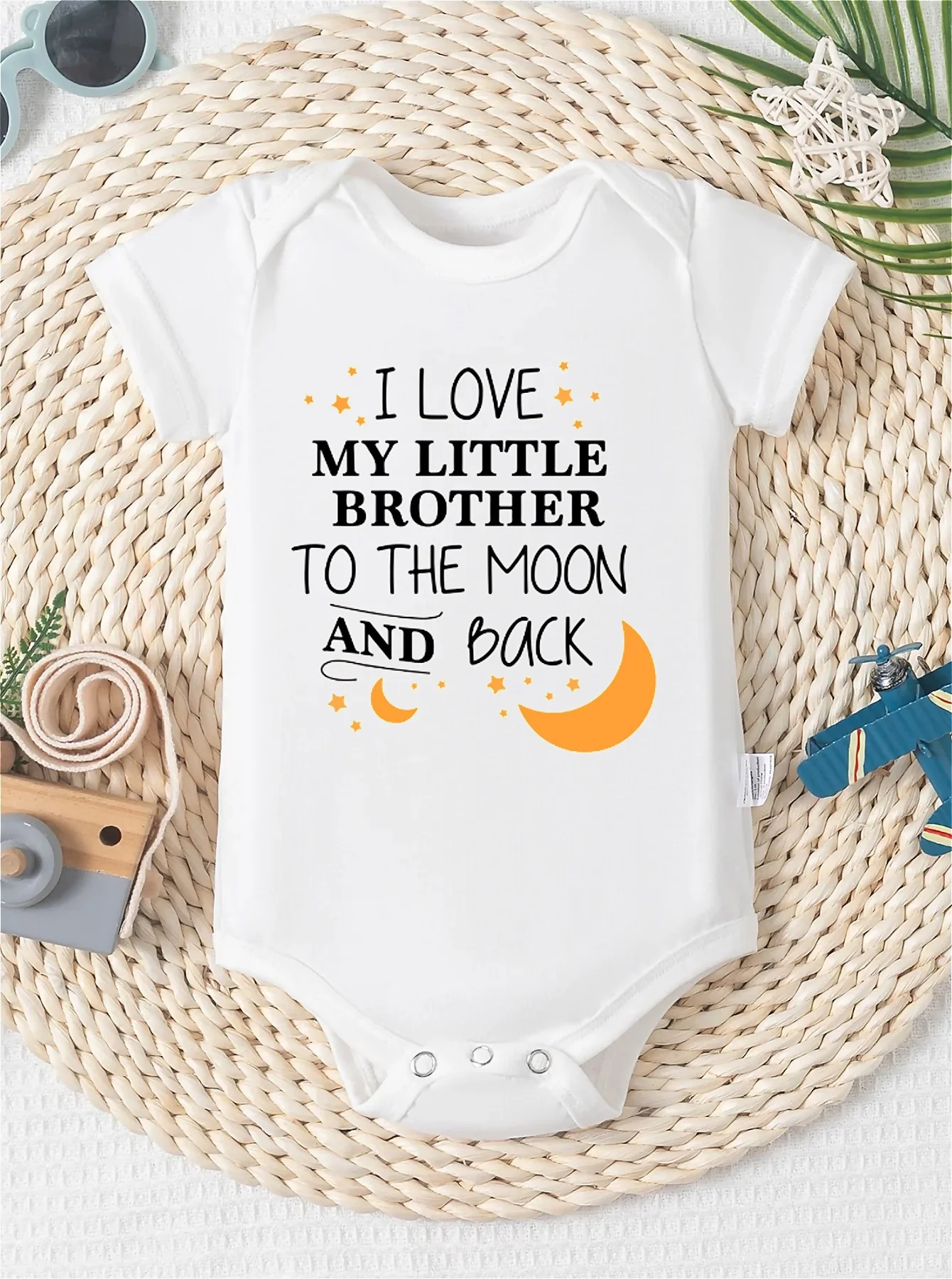 

Комбинезон с короткими рукавами Baby Brother to the Moon and Back, идеально подходит для новорожденных, повседневный стиль, комбинезон из мягкой ткани, для улицы