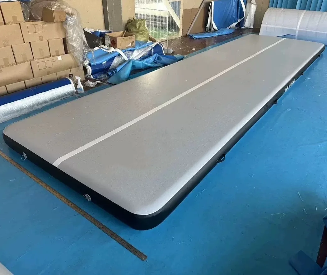Aufblasbare Bodenmatte, 8 x 2 x 0,2 m, aufblasbare Trommelbahn, Trampolin, Luftbahnmatten, aufblasbare Luftmatten, aufblasbare Gymnastikmatte mit Pumpe