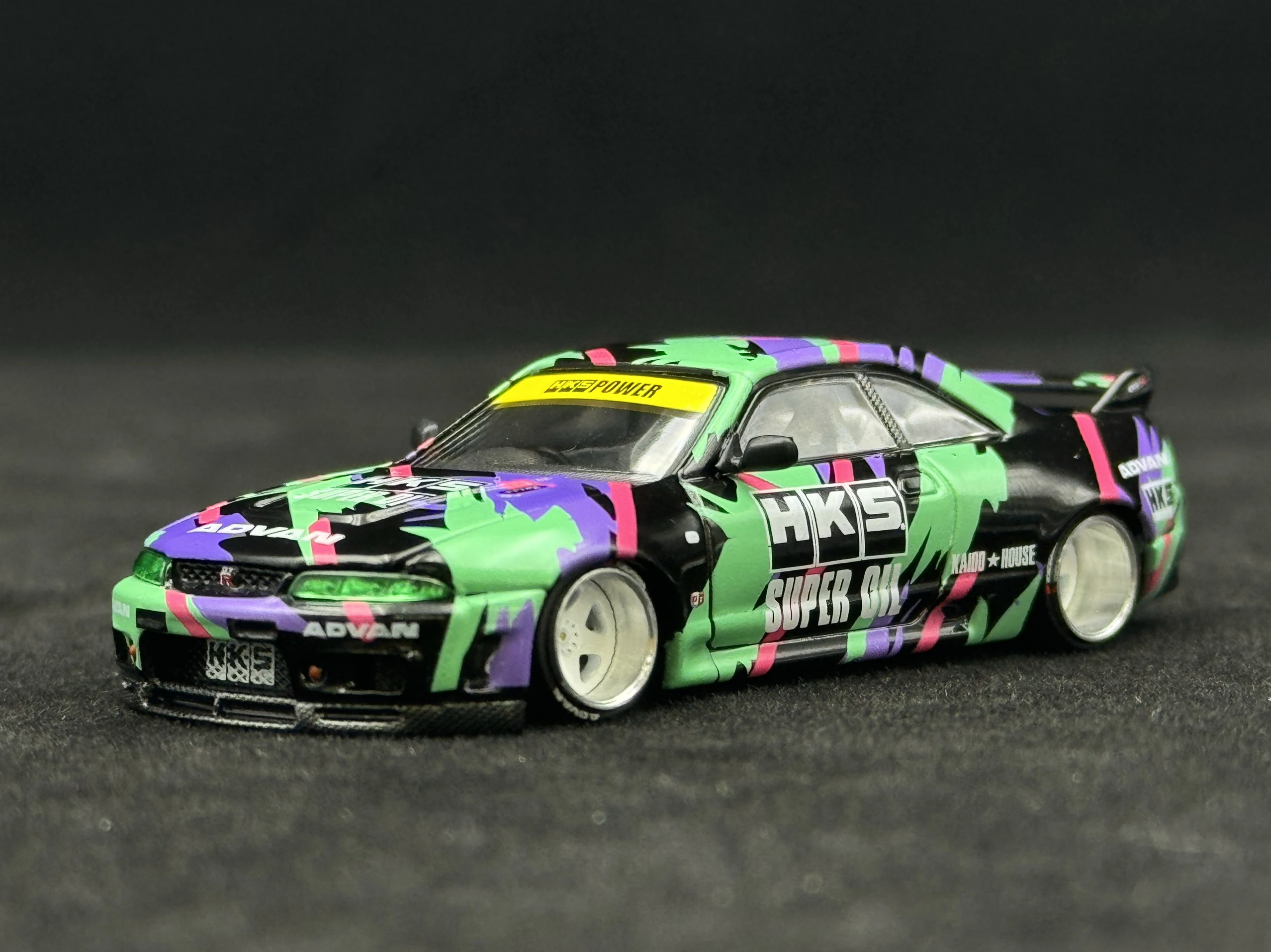 ダイキャスト 1:64 スケール カイドー ハウス129 # ミニGT-R R33 HKS合金製カーモデルコレクタブルおもちゃギフトお土産ディスプレイオーナメント