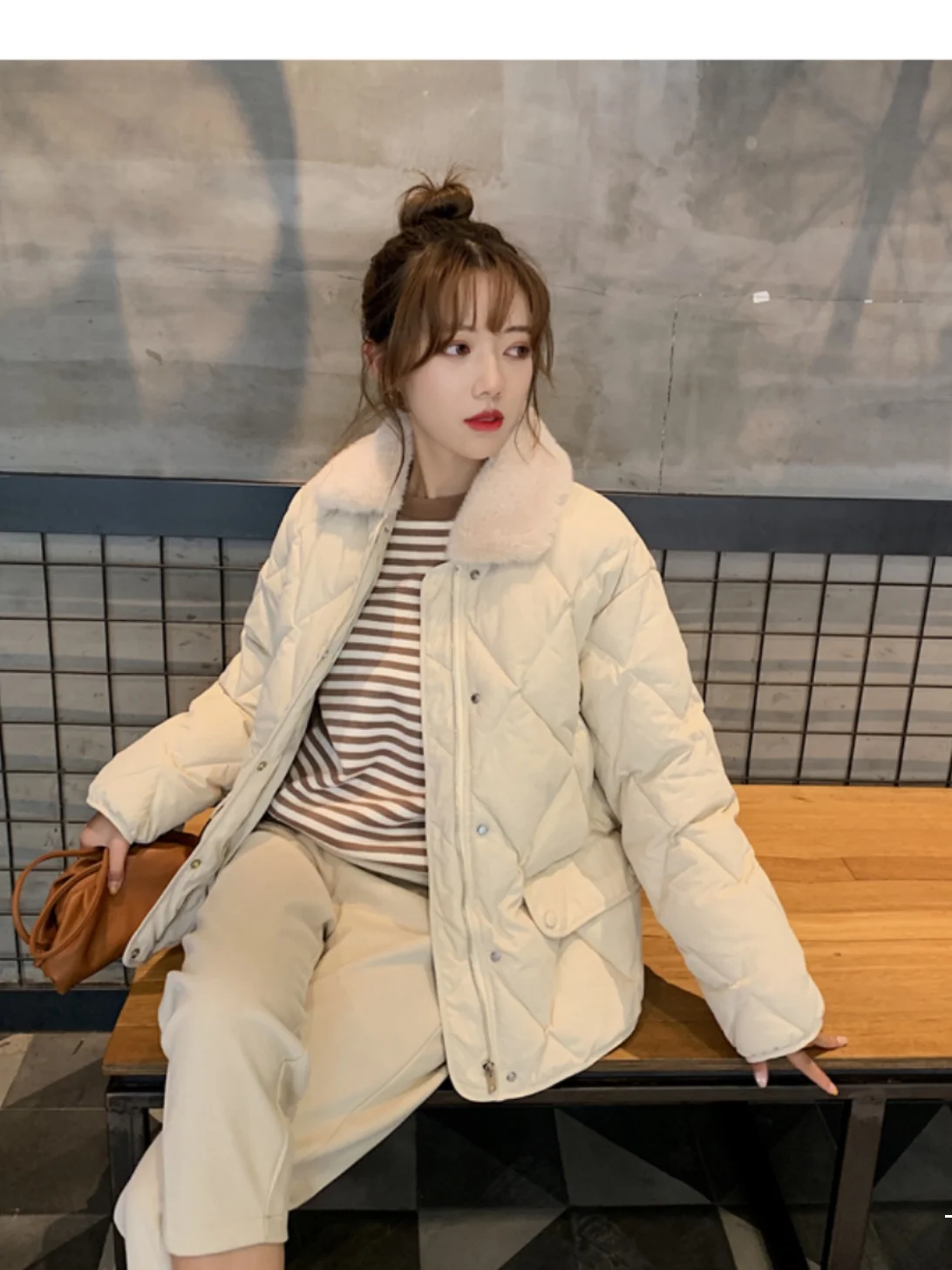 

Women's Loose down Cotton Jaet Coat with Large Fur Collar Quilted Warm Small Size College Sle Winter Faion Outerwear