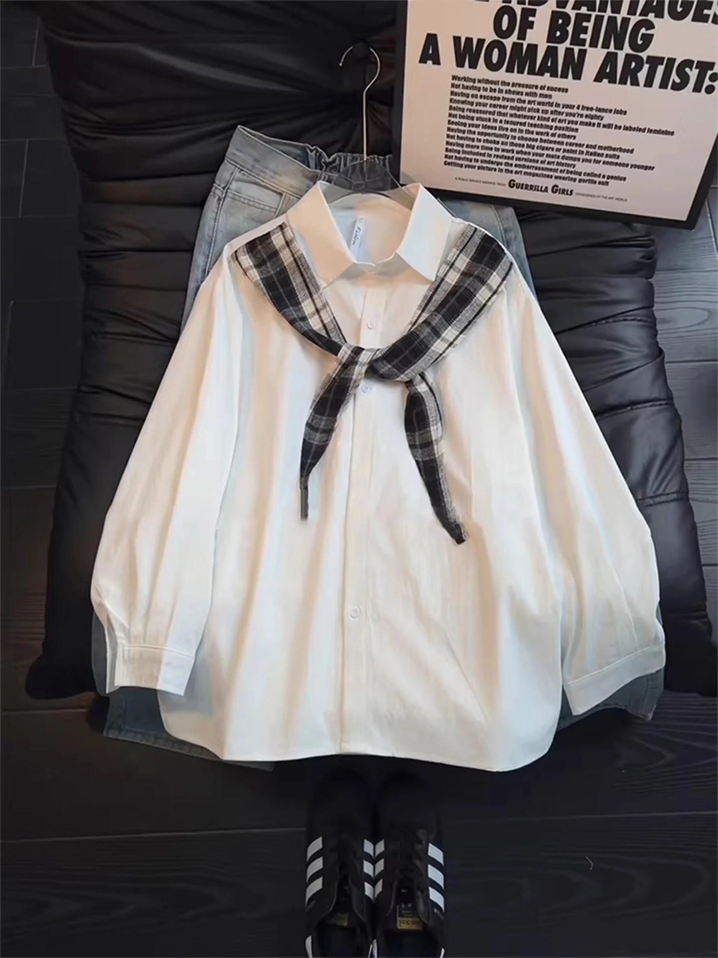 

White Long Sve irt with Tie-Ne Design for Men Spring Season Youthful Sle American Boy Feeling Fake Two-Piece Jaet