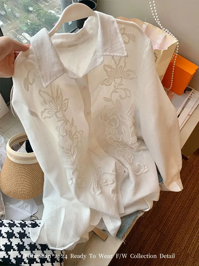 여성 여름 패션을 위한 흰색 자수 폴로 칼라 셔츠를 사용한 프랑스 스타일 디자인 루즈하고 캐주얼한 심플 셔츠