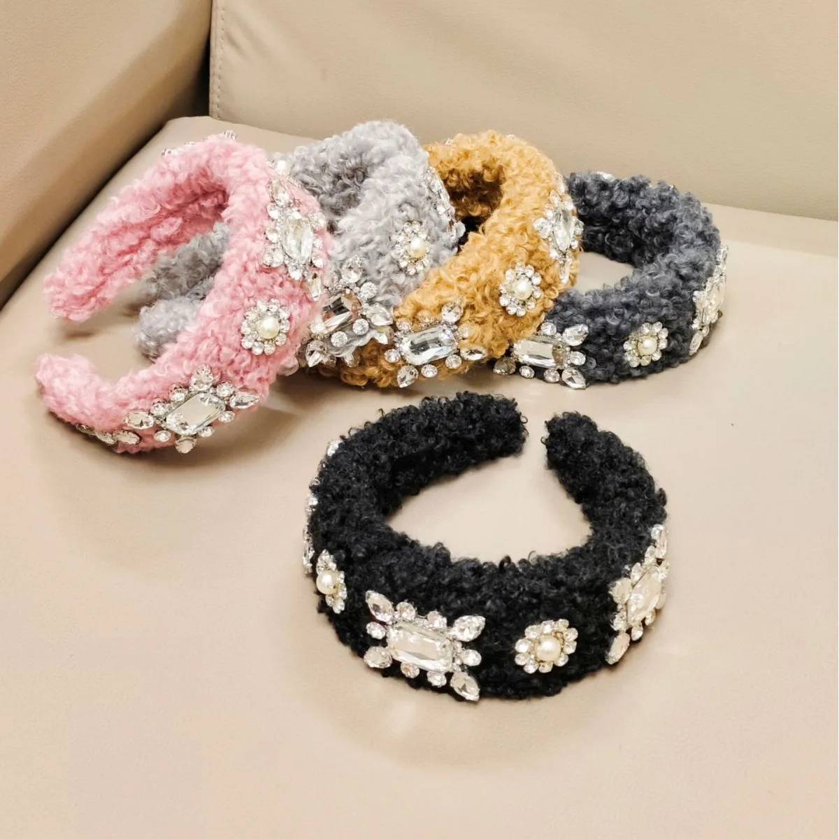 

New Winter Lamb Wool Hair Hoop Korean Curly Warm Rhinestone Headband Luxury High-end Hair Clip Fluffy Hairband