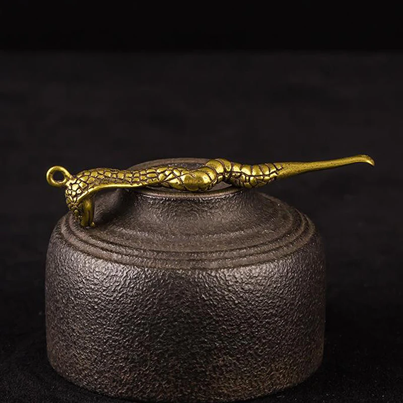 

Retro Brass Ear Spoon Keychains Pendant Snake Ear Digging Tool Brass Key Ring Pendant Ear Pick Tool Reusable Ear Cleaner