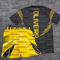 UFC Charles Oliveira 2025 edición amarilla camiseta de lucha de boxeo pantalones cortos hombres Jersey transpirable lucha correr conjunto absorbente de sudor
