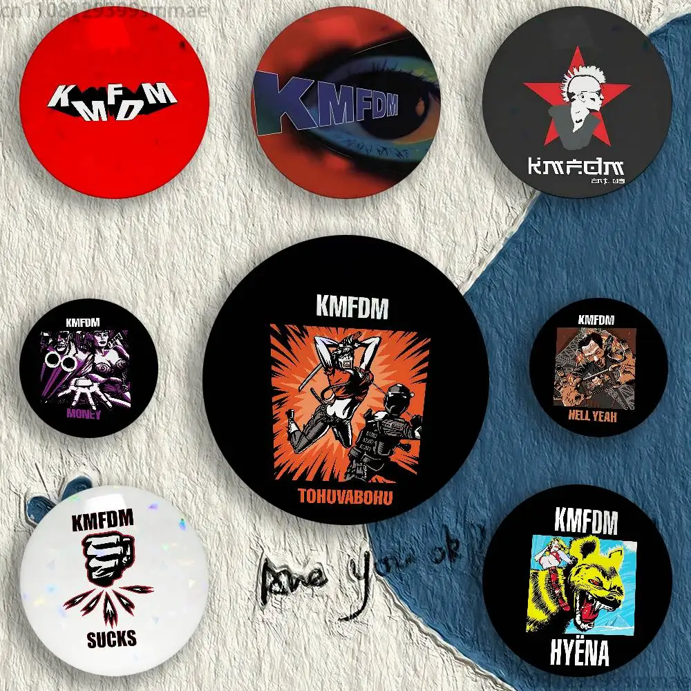 K-Kmfdm Sucks Band Tinplate Enamel Pins Creativity Printed Pictures Text Metal Lapel Badges Brooches