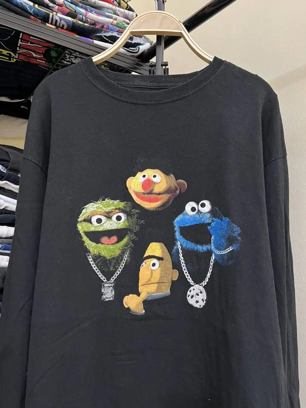 classic-american-anime-street-style-long-sleeve-t-shirt-unisex-visual-contrast-design-fashionable-springwear-without-brand