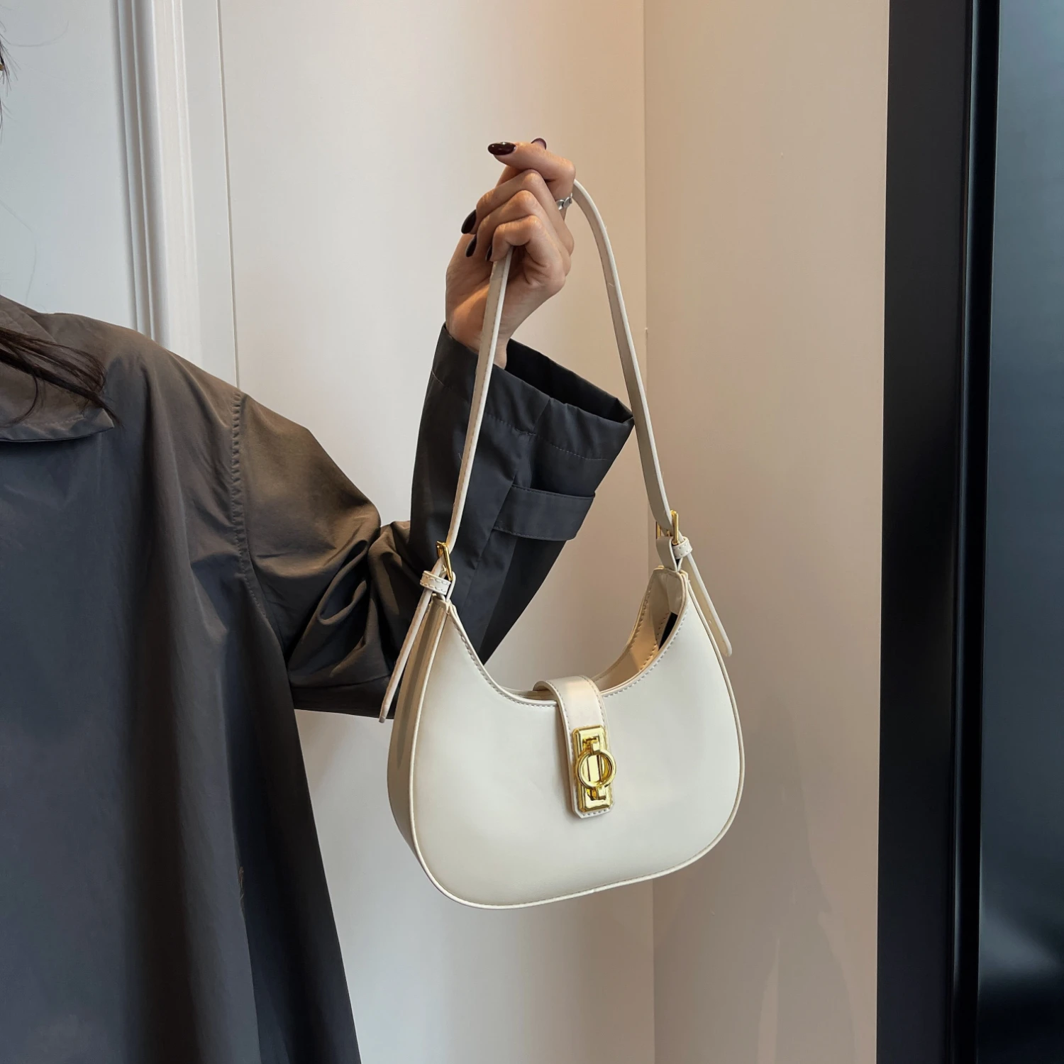 

Crescent Shoulder Bag PU Metal Buckle Outings Shopping Fashion Solid Color