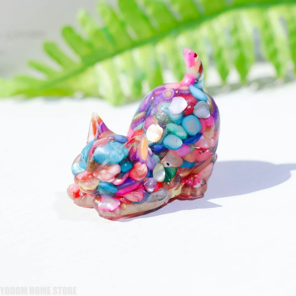 Gold Foil & Crystal Chips Inlaid Resin Kitten Statue, Lucky Cat Desktop Ornament, Decor for Home and Office Tabletop