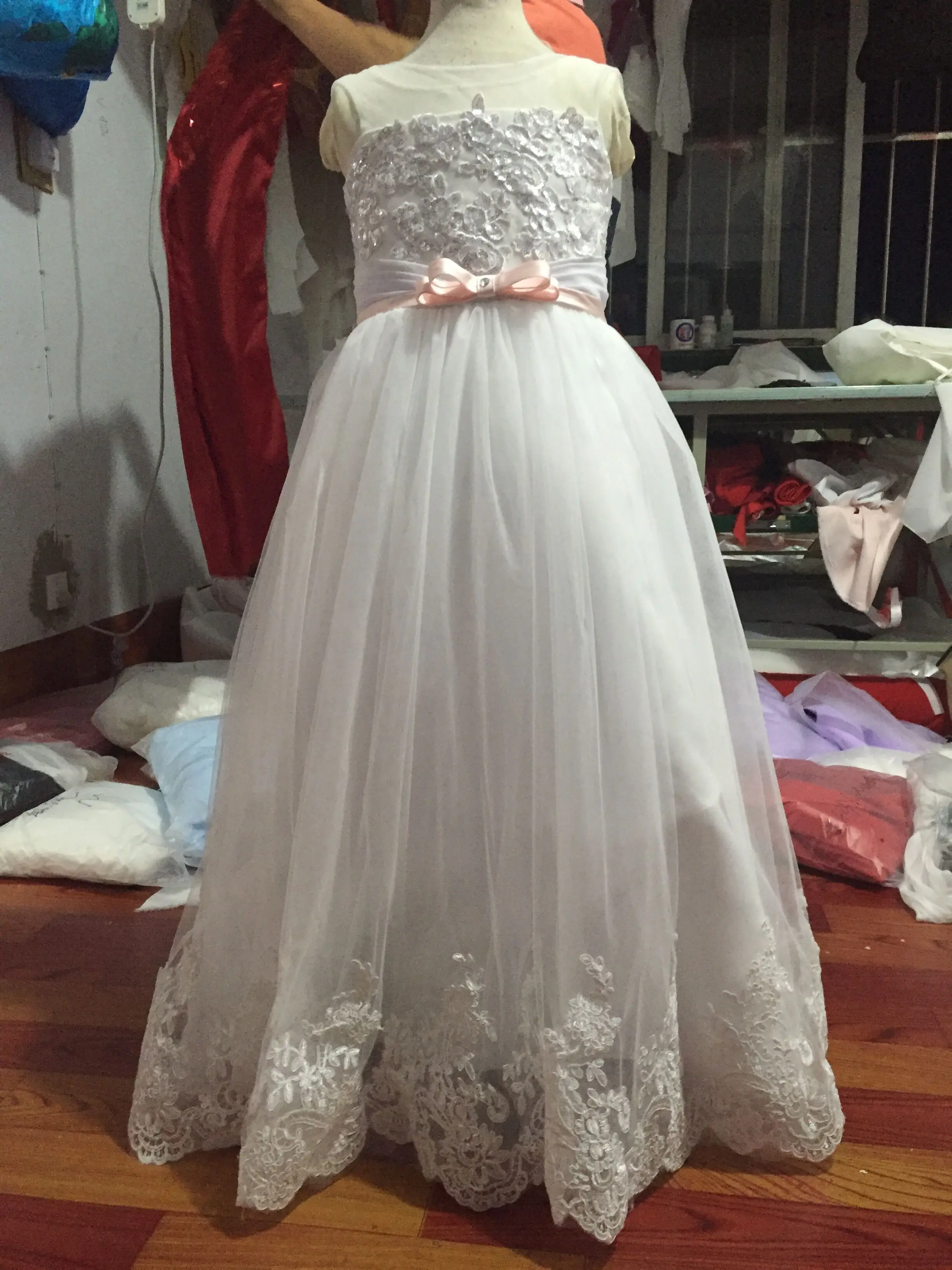 

White Flower Girl Dresses for Wedding Lace Appliques Sleeveless Baby Girl Birthday Party Gowns First Communion Gowns Customized