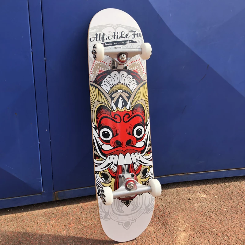 تصميم بالجملة رخيص لوح تزلج احترافي من خشب القيقب المخصص الخاص بك ألواح تزلج كاملة