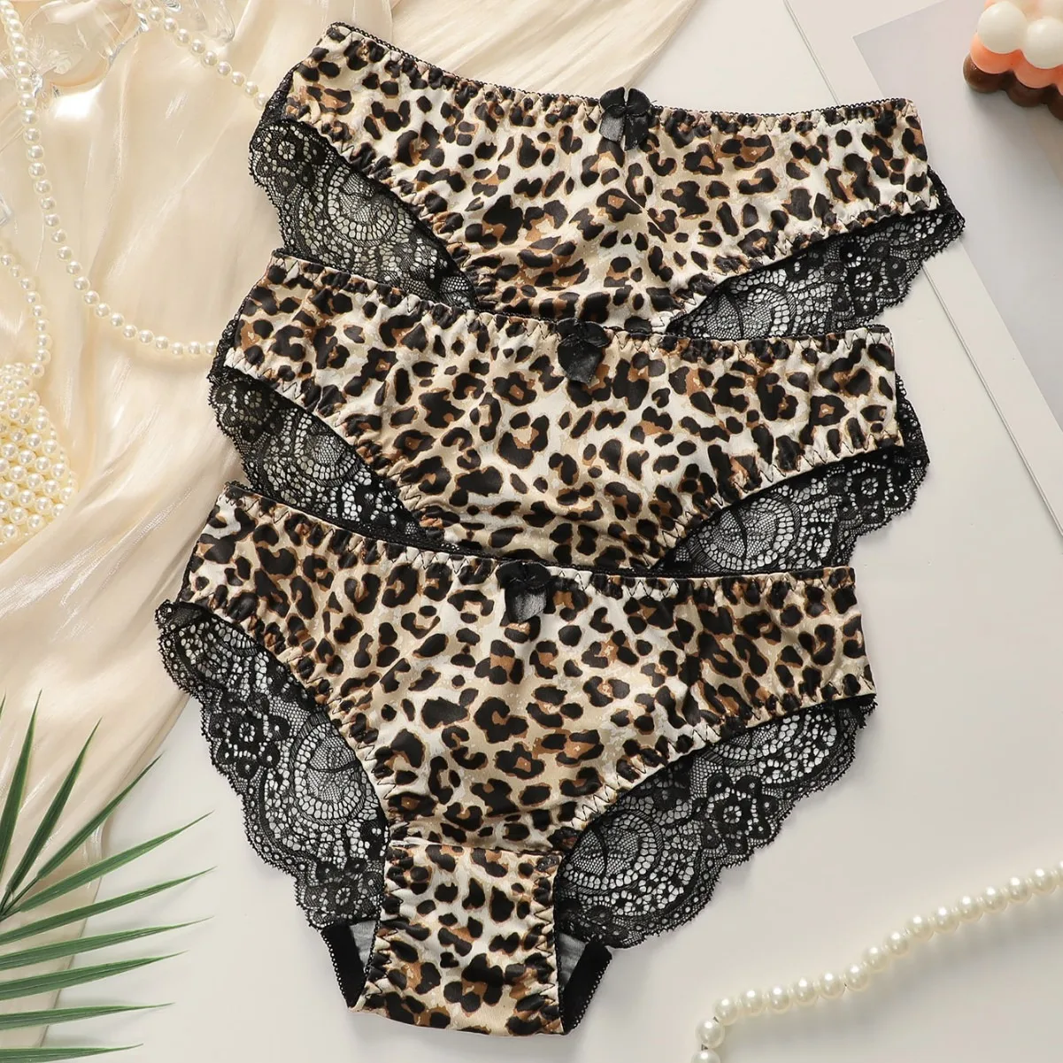 Elegant Women Lingerie Leopard Print Seamless Soft Breathable Triangle Briefs 3 Pack Panties