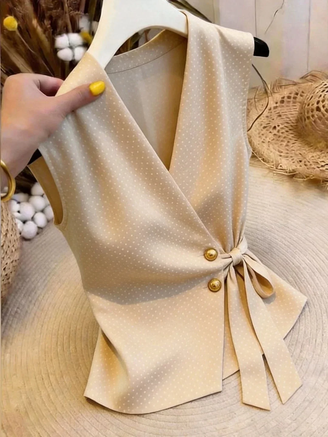 

Elegant Polka Dot Belted Sleeveless Top Women's Fashion Summer 2026 Korean Style Straight Cut V-Neck Silk Blend Commute Wear