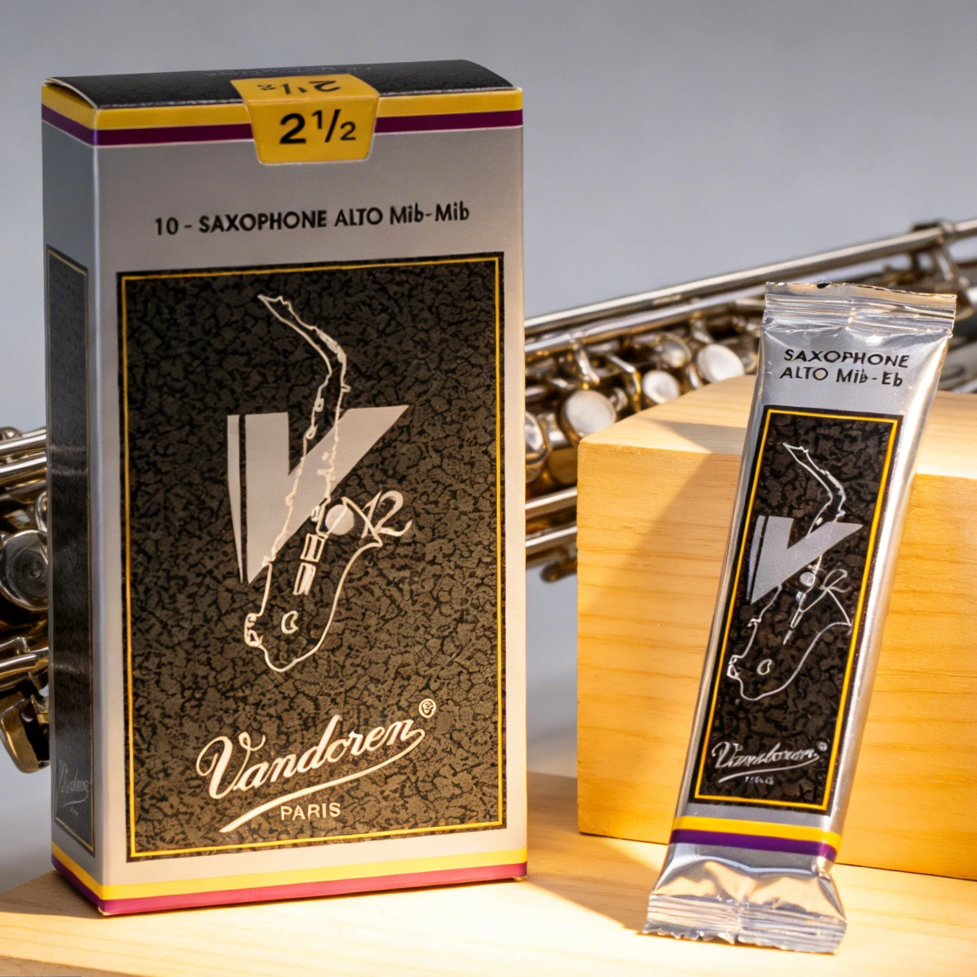 

Трости для альт-саксофона Vandoren V12 (Франция), трости для сопрано- и тенор-саксофонов