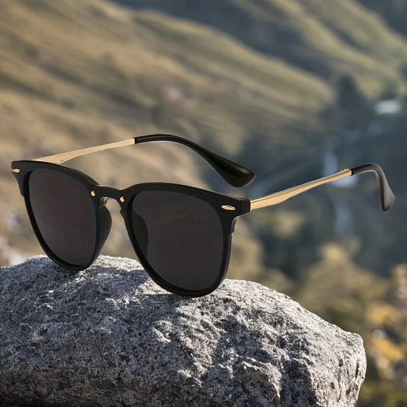 Modische Cat-Eye-Sonnenbrille mit Metallrahmen für Damen, Marken-Sonnenbrille mit schwarzen Nieten, Damen-Sonnenbrille