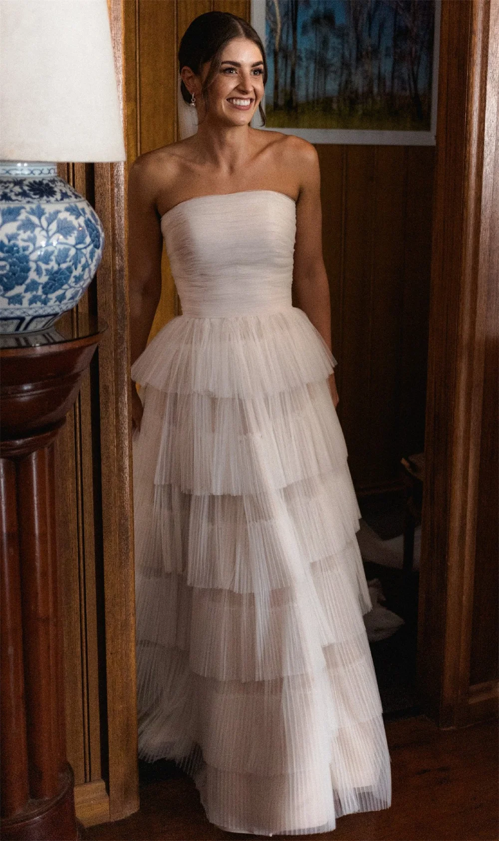 Abito da sposa bianco senza spalline personalizzato Tokyo Abiti da sposa senza maniche con volant a cascata 2025 Abiti da sposa con strascico a-line