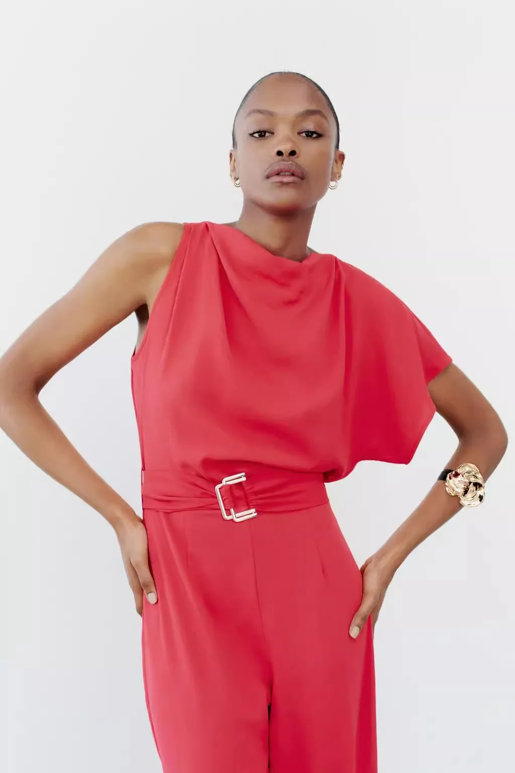 

Новинка 2025 года, асимметричные плиссированные цельные брюки для женщин, длинные брюки с высокой талией, универсальная летняя коллекция