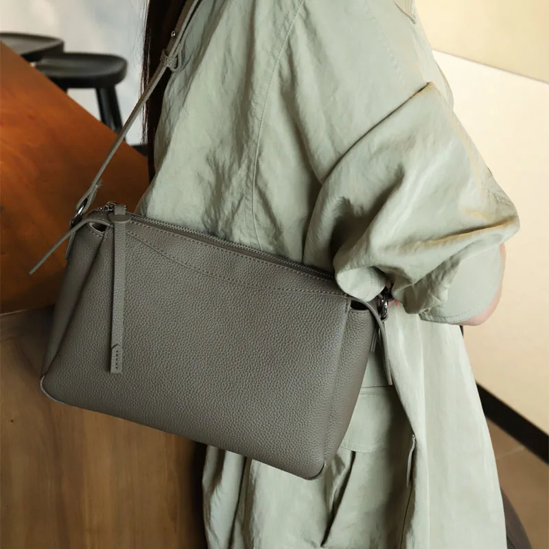 New high-end top layer cowhide women's shoulder bag fashionable soft pillow underarm bag large capacity simple crossbody bag