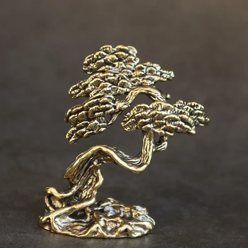 

Brass Welcoming Pine Tree Tea Pet Ornaments Creative Copper Handmade Green Pine Hand Playing Crafts Wealthy Mini Desk Decors