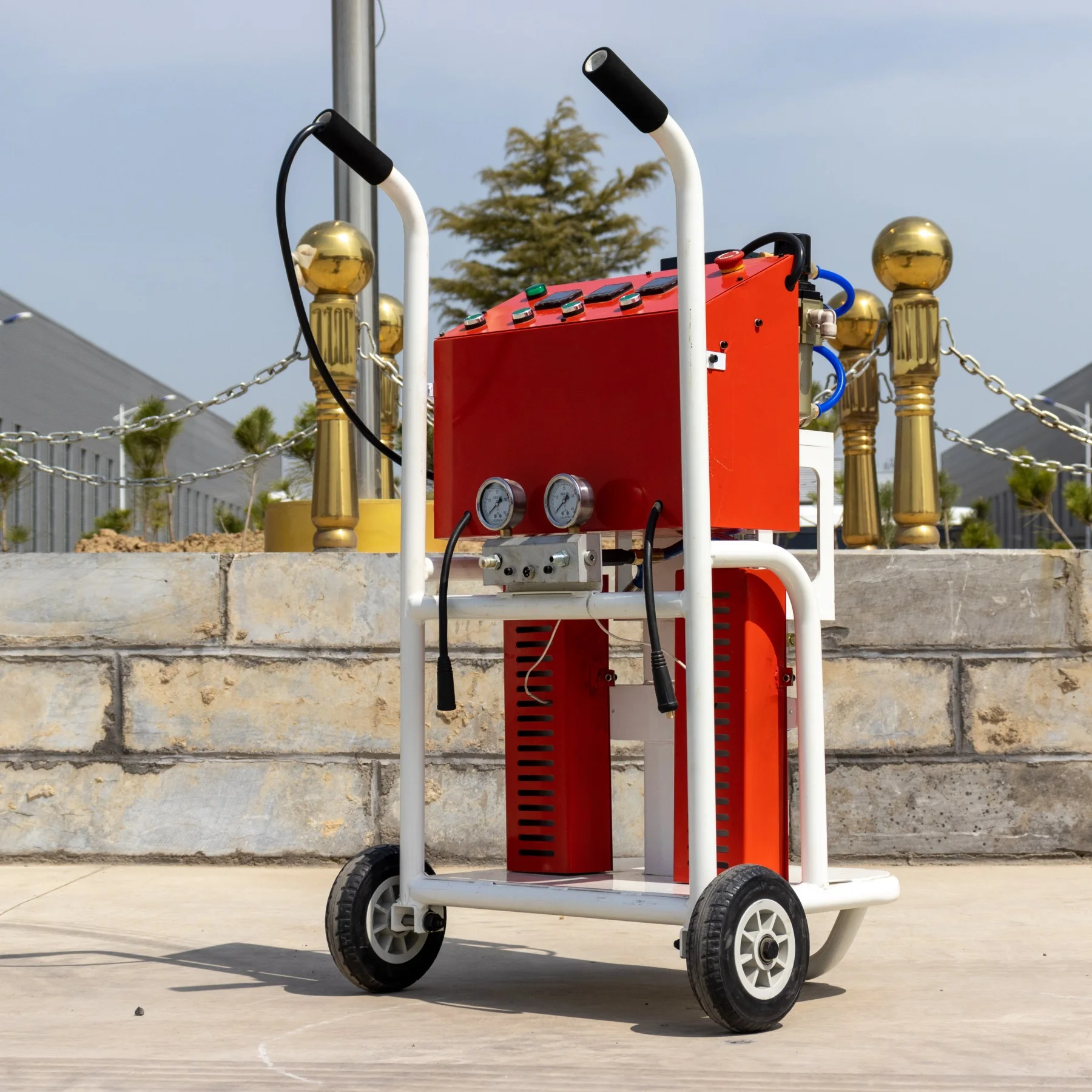 YG Customized High Pressure Polyurethane Foaming Machine Polyurea Spraying Machine Small Foaming Agent Spraying Equipment For Sa