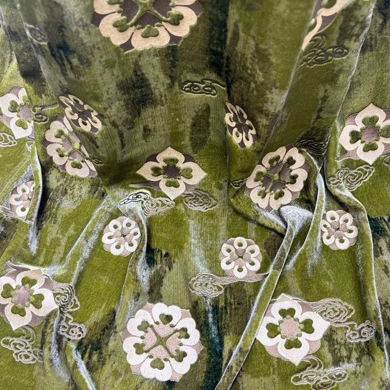 

Gold-embossed velvet fabric new Chinese-style embossed silk for evening gowns cheongsams and skirts