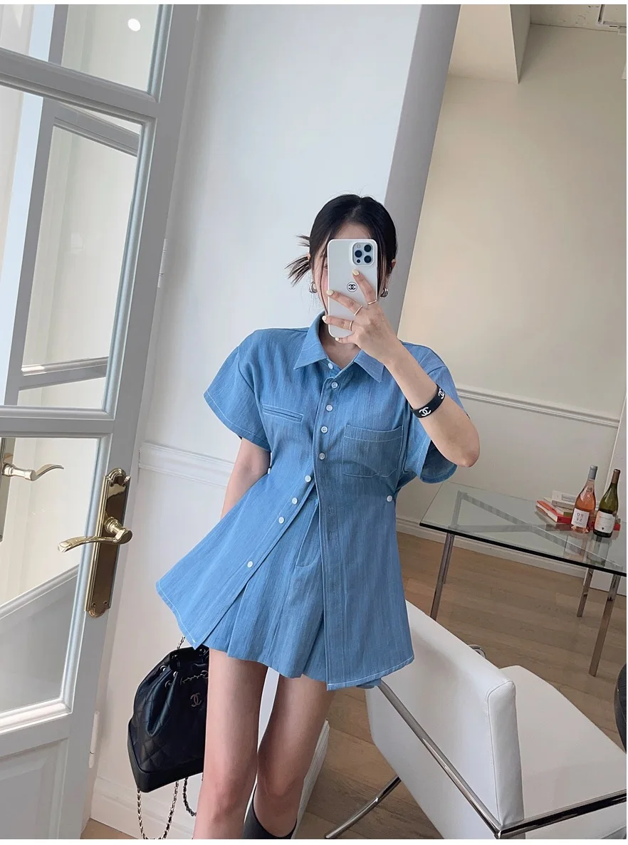 Set atasan dan rok wanita dari katun, model denim dengan kerut, kerah berdiri, potongan ramping, belahan samping, serbaguna.