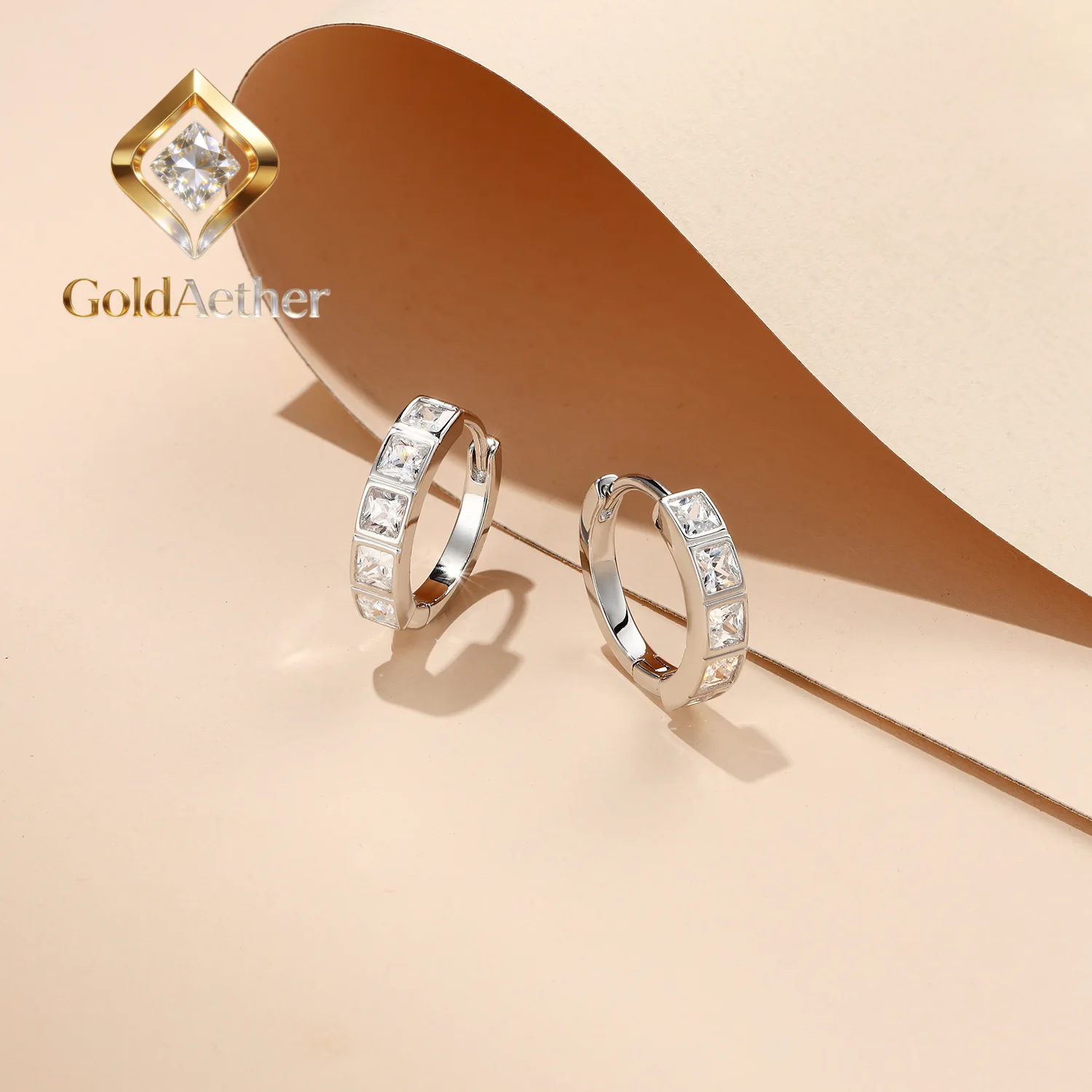 

GoldAether Luxury 100% Real 18k Gold Women's Diamond Ear Buckle Princess Square Moissanite Ear Ring