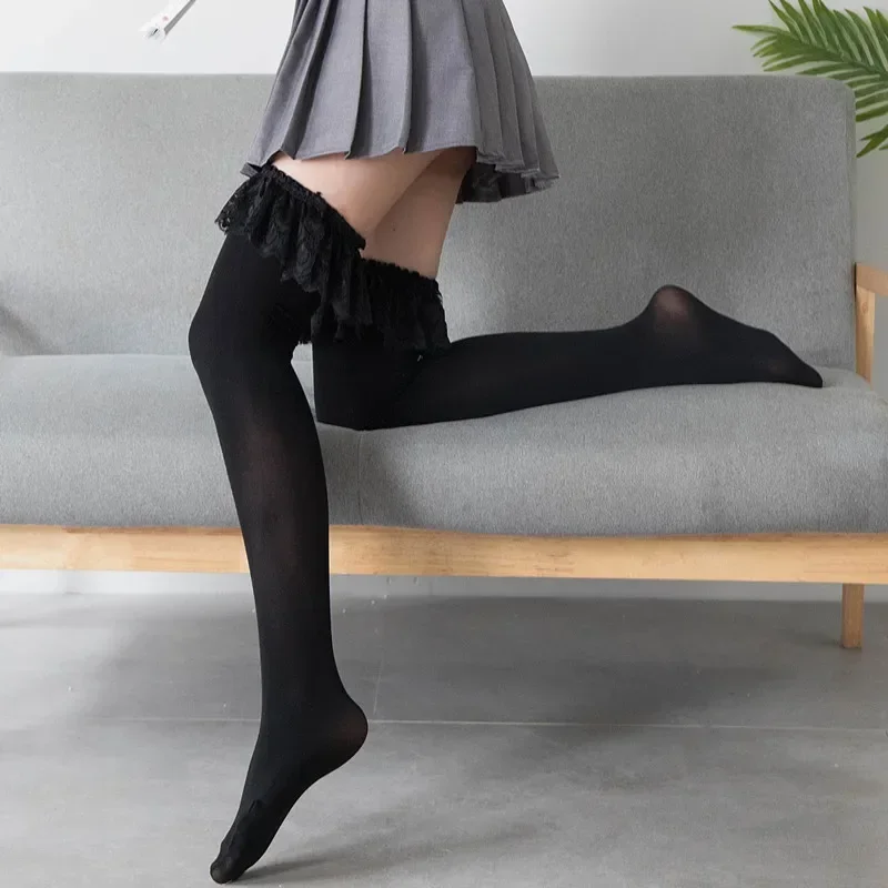 Medias femeninas de estilo japonés Lolita con borde de encaje grande, calcetines de terciopelo Falbala, calcetines de tubo altos por encima de la rodilla para mujeres y niñas