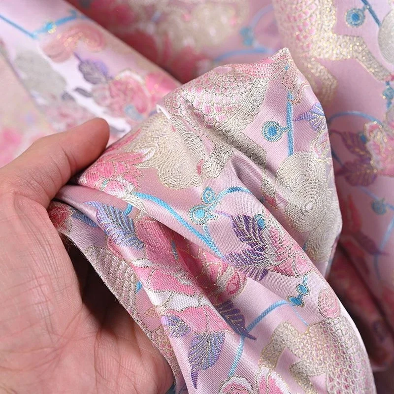 ผ้าซาตินทอลายดอกไม้เนื้อเบา ทอลายแจ็คการ์ดสองด้าน สำหรับเสื้อผ้าสไตล์เรโทรและเสื้อผ้าหรูหรา