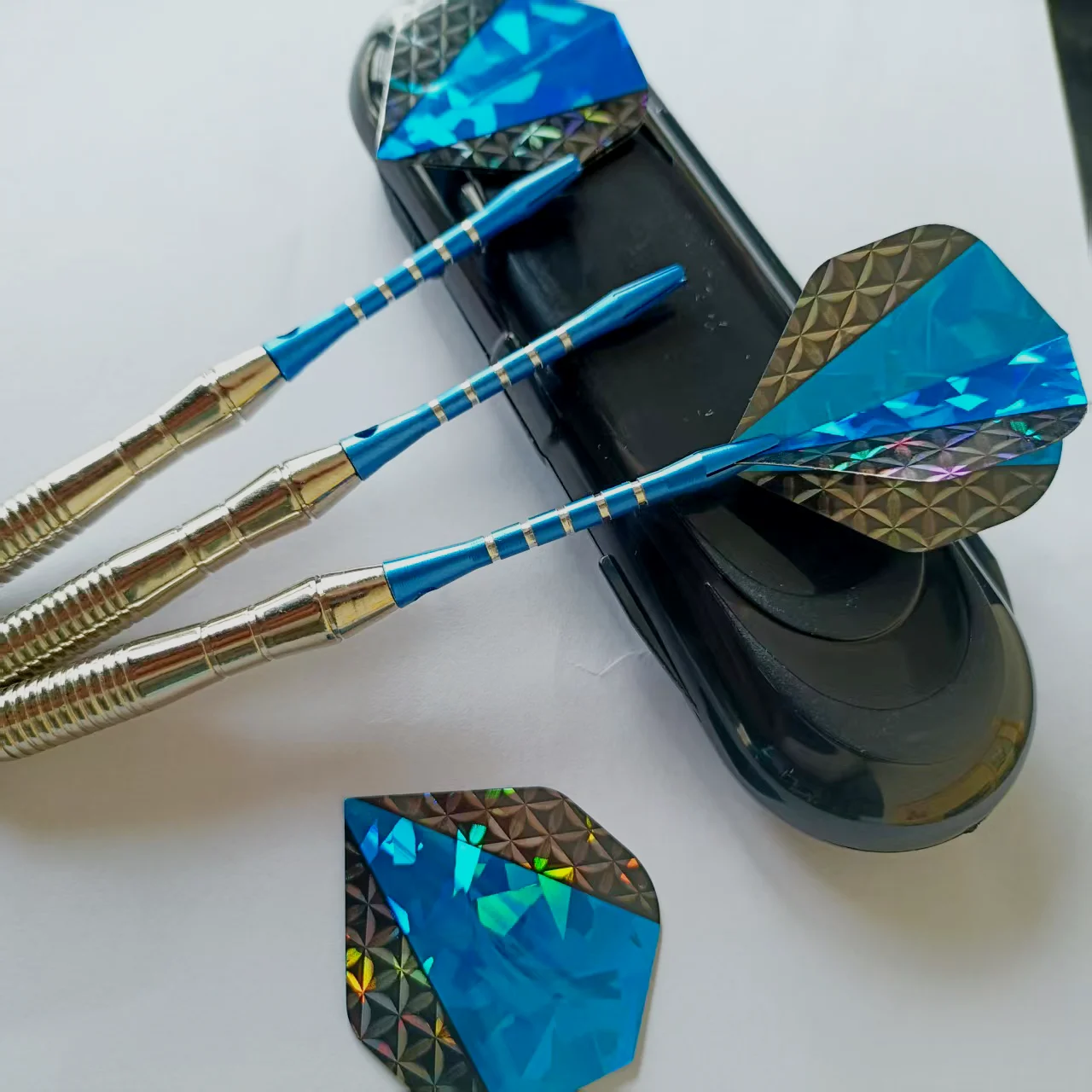 18g Professional Soft Tip Darts Set 3Pcs Blue Laser Dart Flights Aluminum Shafts Electronic Dartboard Accessories with Case