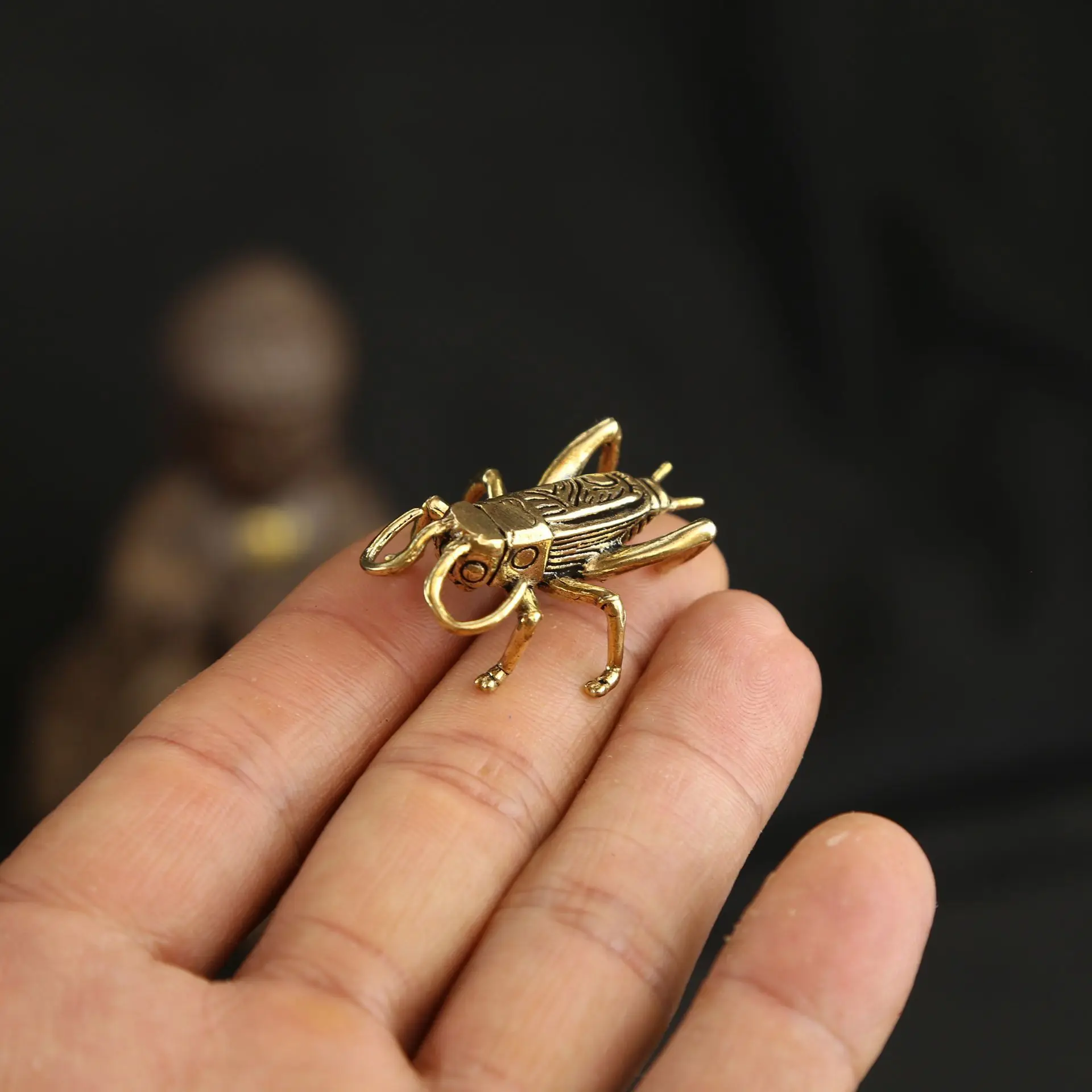 1/2 piece of creative brass cricket ornaments, crafts, landscaping, insect stationery, tabletop mini ornaments for decoration