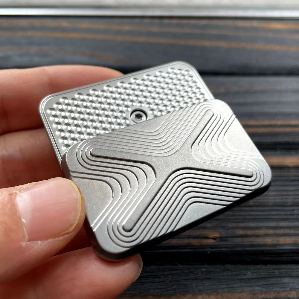 

SuperX Titanium Alloy Unlimited Position Mechanical All-Metal Magnetic Fingertip Card Pusher Desktop Decompression Toy