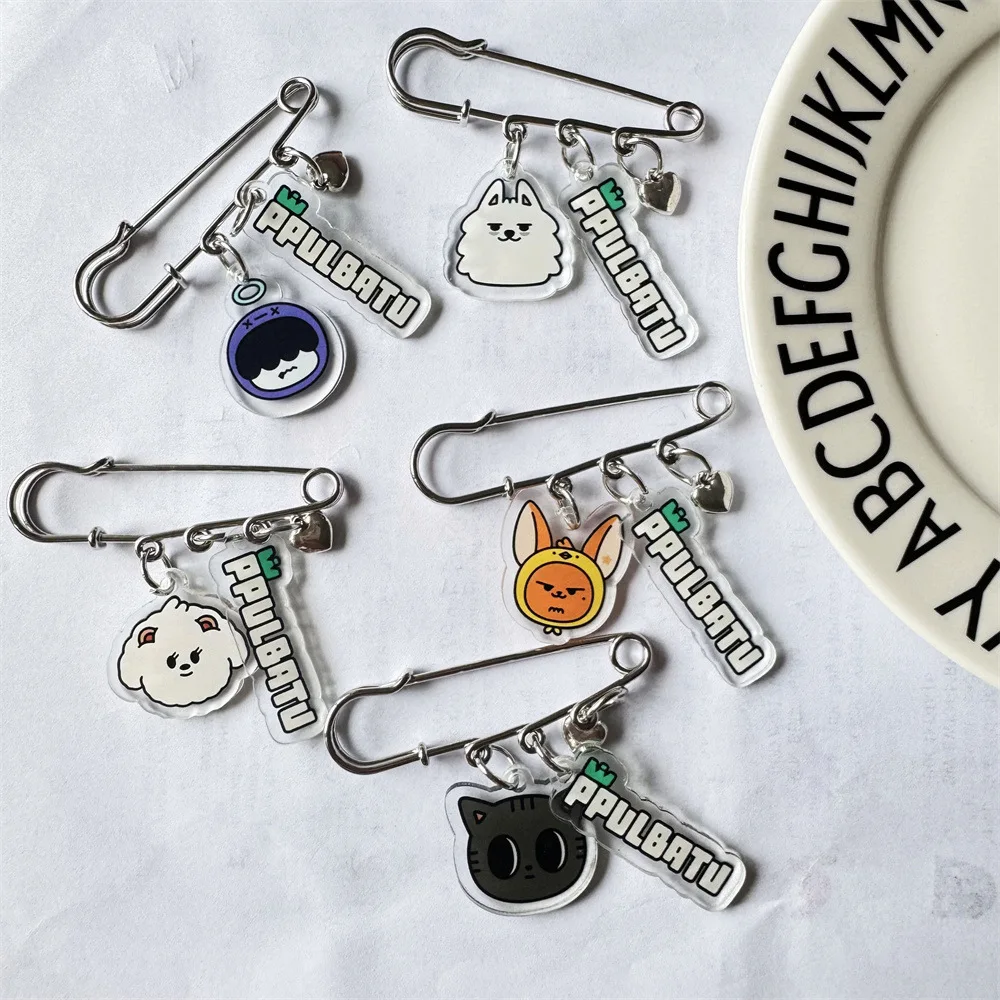 Kpop Soobin BEOMGYU Acrylic Double-sided Brooch Cute Cartoon Hang Pin Clothing Accessories Bag Pendant YEONJUN TAEHYUN Fans Gift