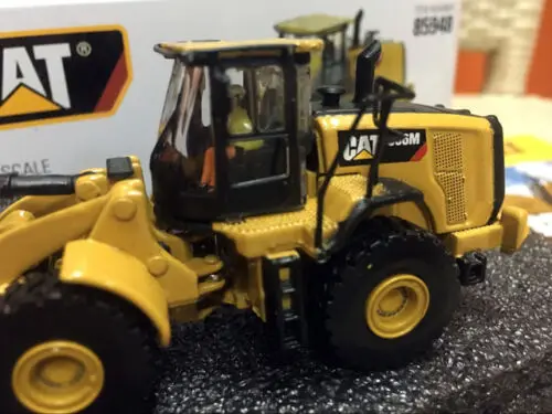 966M Wheel Loader 1:87 HO Scale Metal Model By DieCast Masters 85948