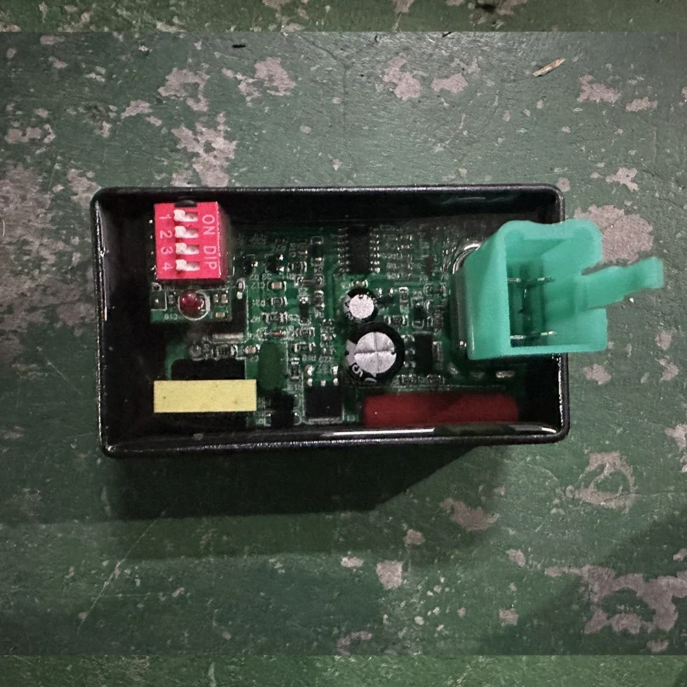 XY110-Q PHOWNIX50 V-Blade 250 ATV AKT110S CD110 TC100 VENTO Rocketman250 Tornado WY48Q-2 JET50 RACING DC 4PIN CDI وحدة الإشعال