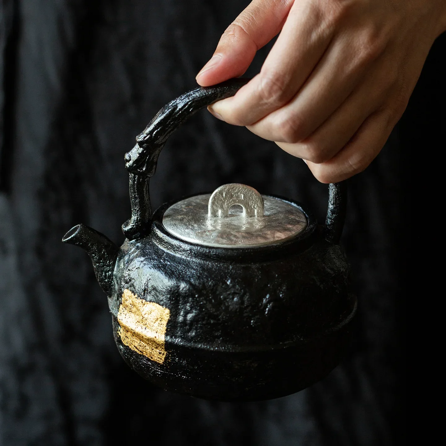 Lacquer Craft Gold Foil Ceramic Teapot Unique Black Retro Tea Infuser Handle Gift Teapot Chinese High-end Tea Pot Set Gift Box