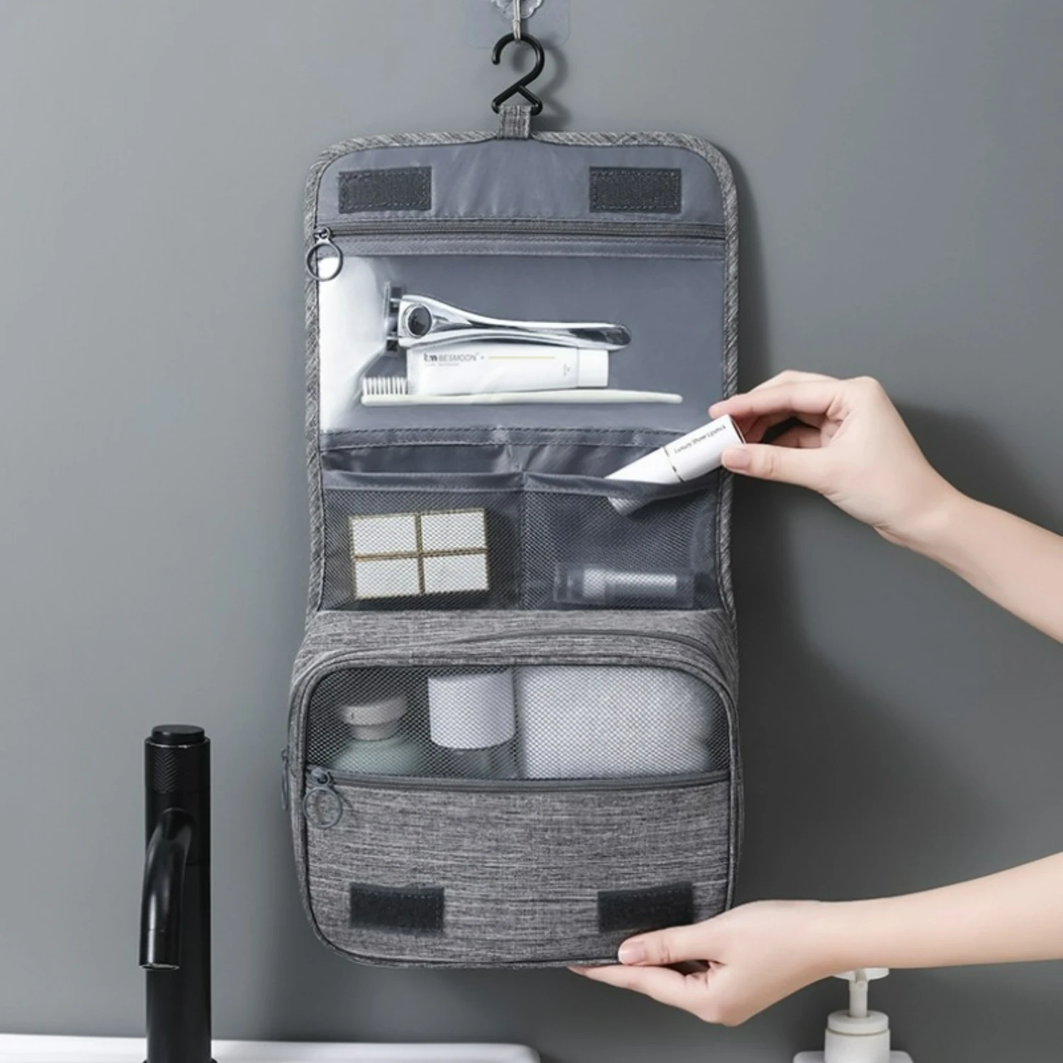 

1pc Hanging Travel Toiletry Bag, Cosmetic And Bath Organizer Bag