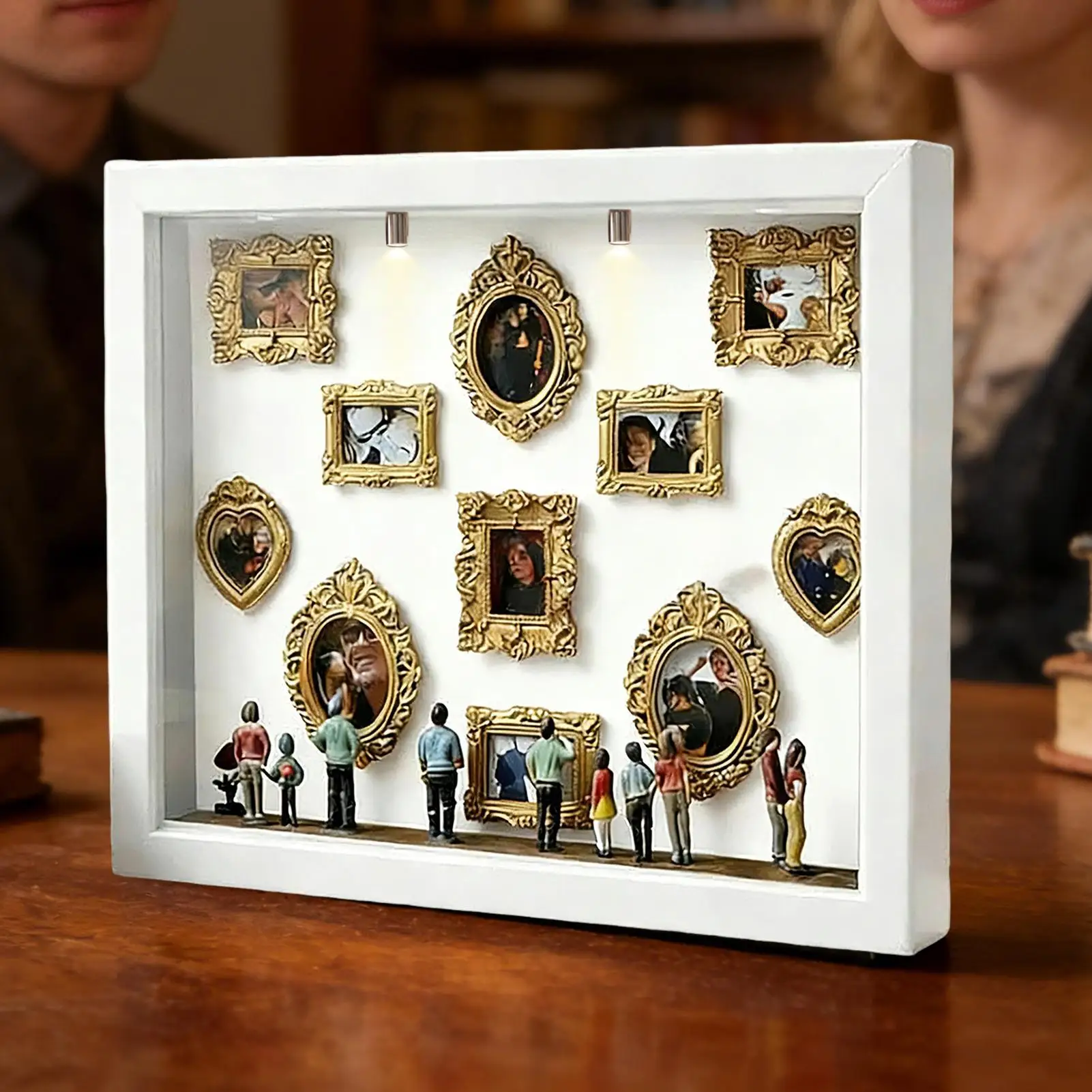 DIY Mini Museums Silhouette Box Spotlight Shadow Boxs Photo Frame Personality With 11 Gold Mini Photo 8 Cute Dolls Creativity
