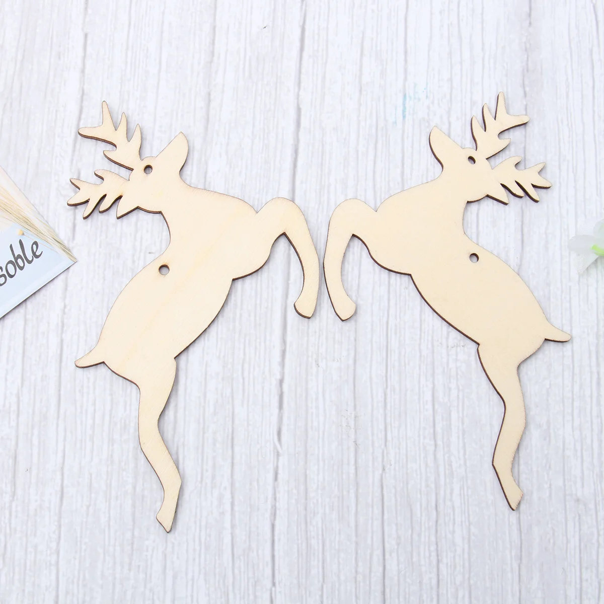 

20 Pcs Reindeer Shape Wooden Chip Craft Decor Unfinished naments Projects Holiday Home Decor Elegant Rustic Wood Slices